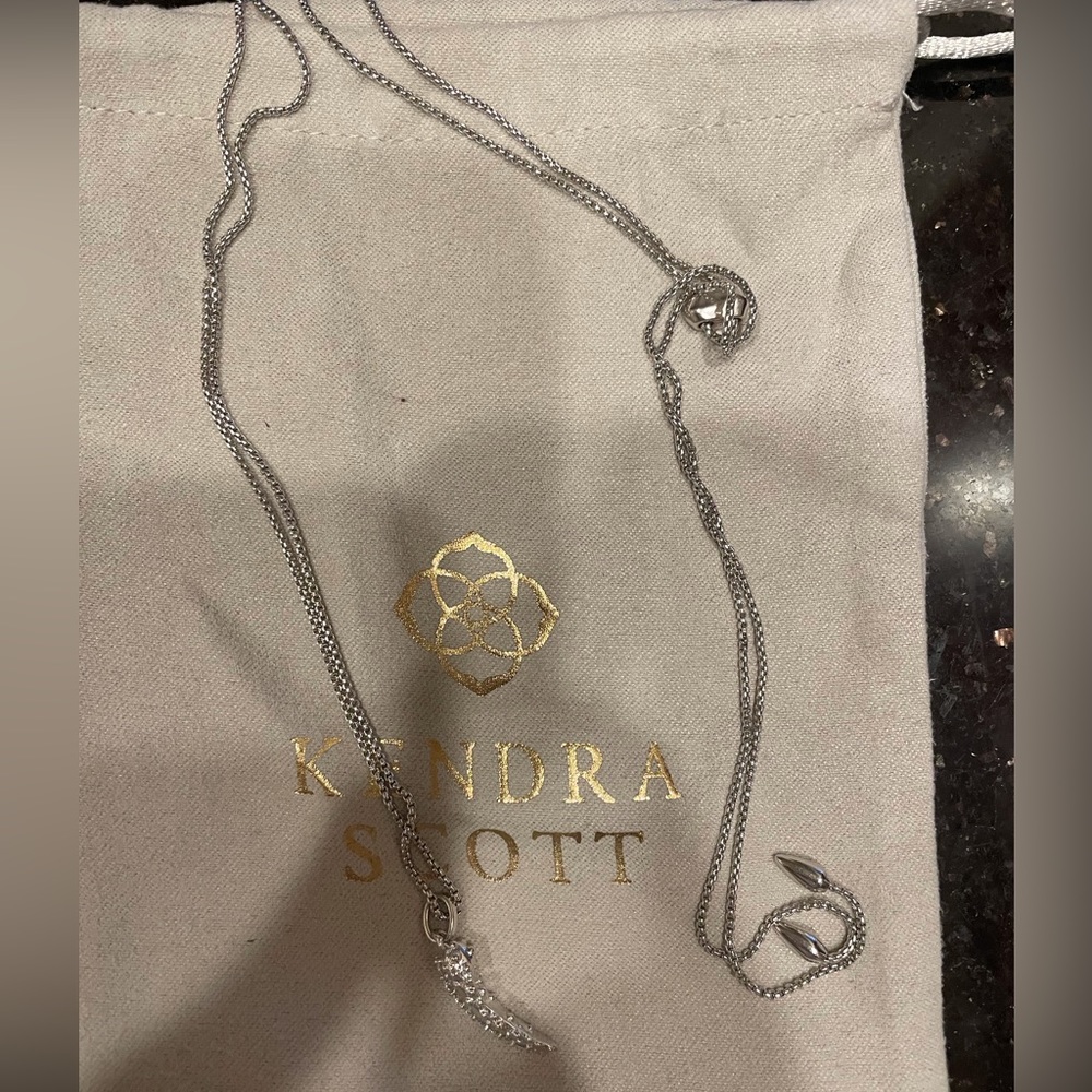 Kendra Scott necklace
